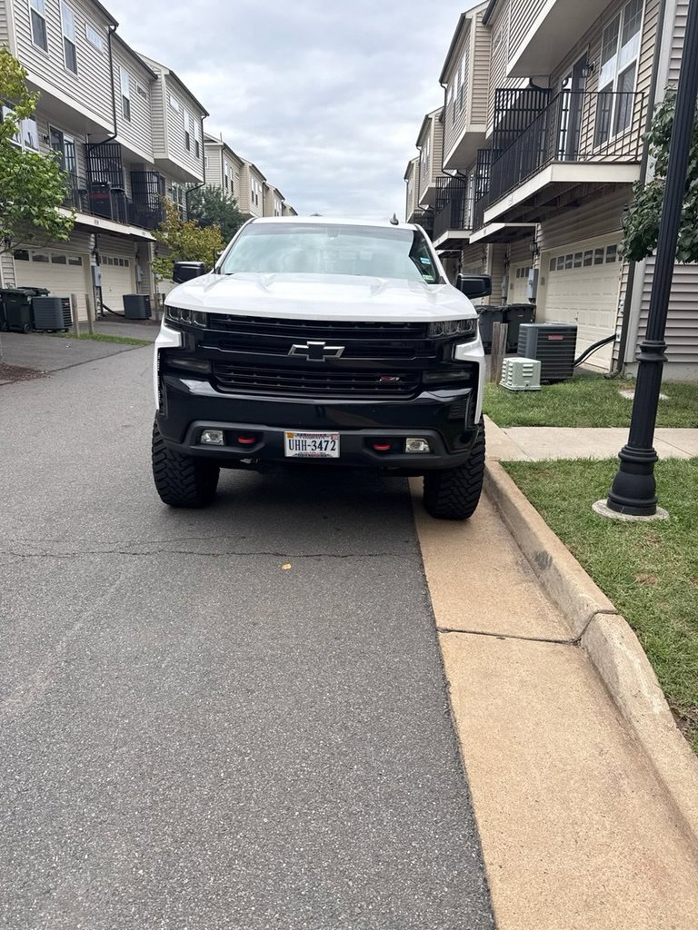 Used 2019 Chevrolet Silverado 1500 LT Trail Boss AWD/4WD image 3