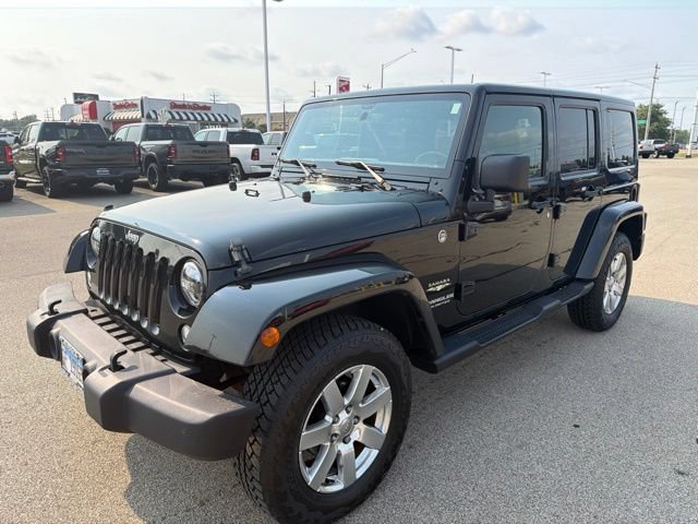 Used 2015 Jeep Wrangler Unlimited Sahara w/ Dual Top Group AWD/4WD image 2