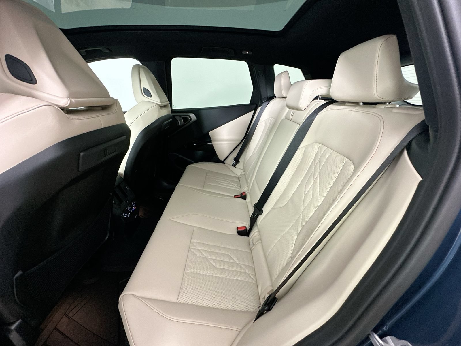 New 2026 BMW X3 xDrive30i w/ Premium Package AWD/4WD image 37