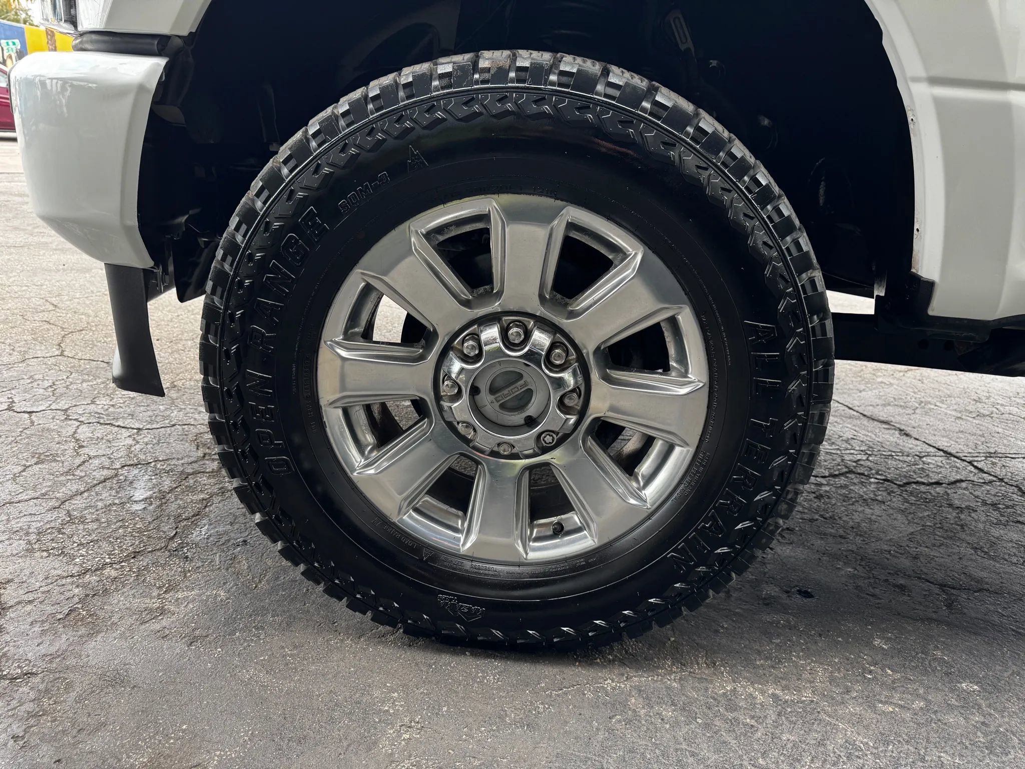 Used 2020 Ford F350 Platinum w/ FX4 Off-Road Package AWD/4WD image 28