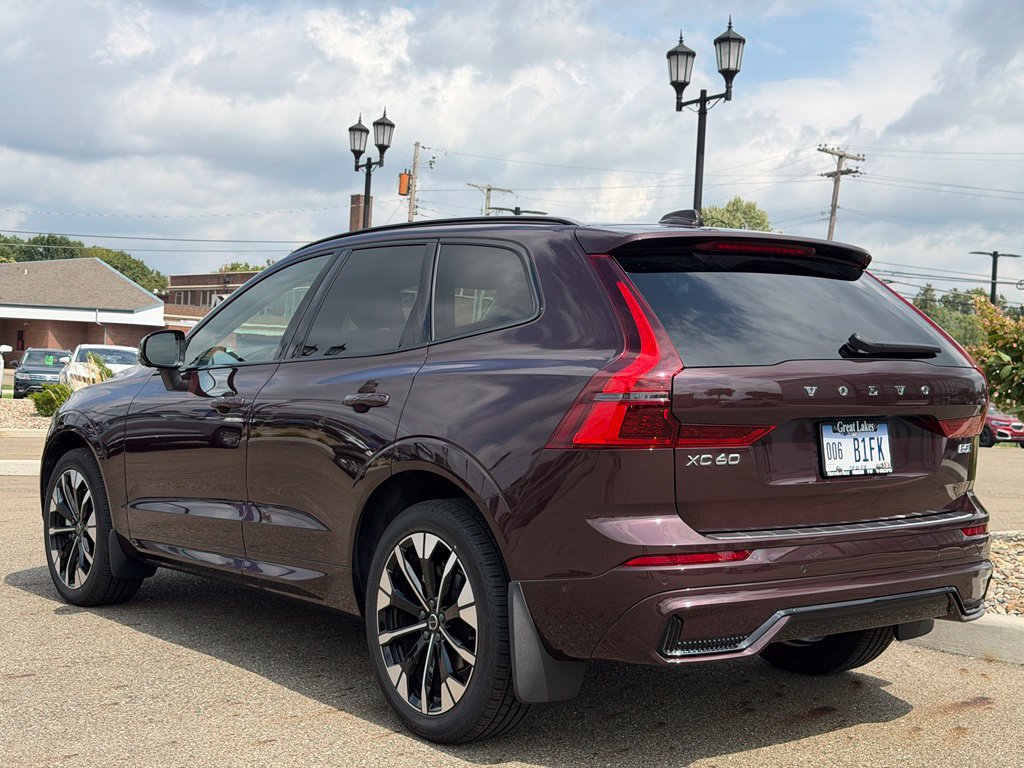 New 2026 Volvo XC60 B5 Plus w/ Climate Package AWD/4WD image 3