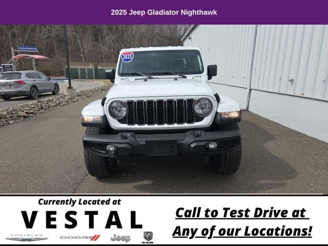 Used 2025 Jeep Gladiator Sport image 2