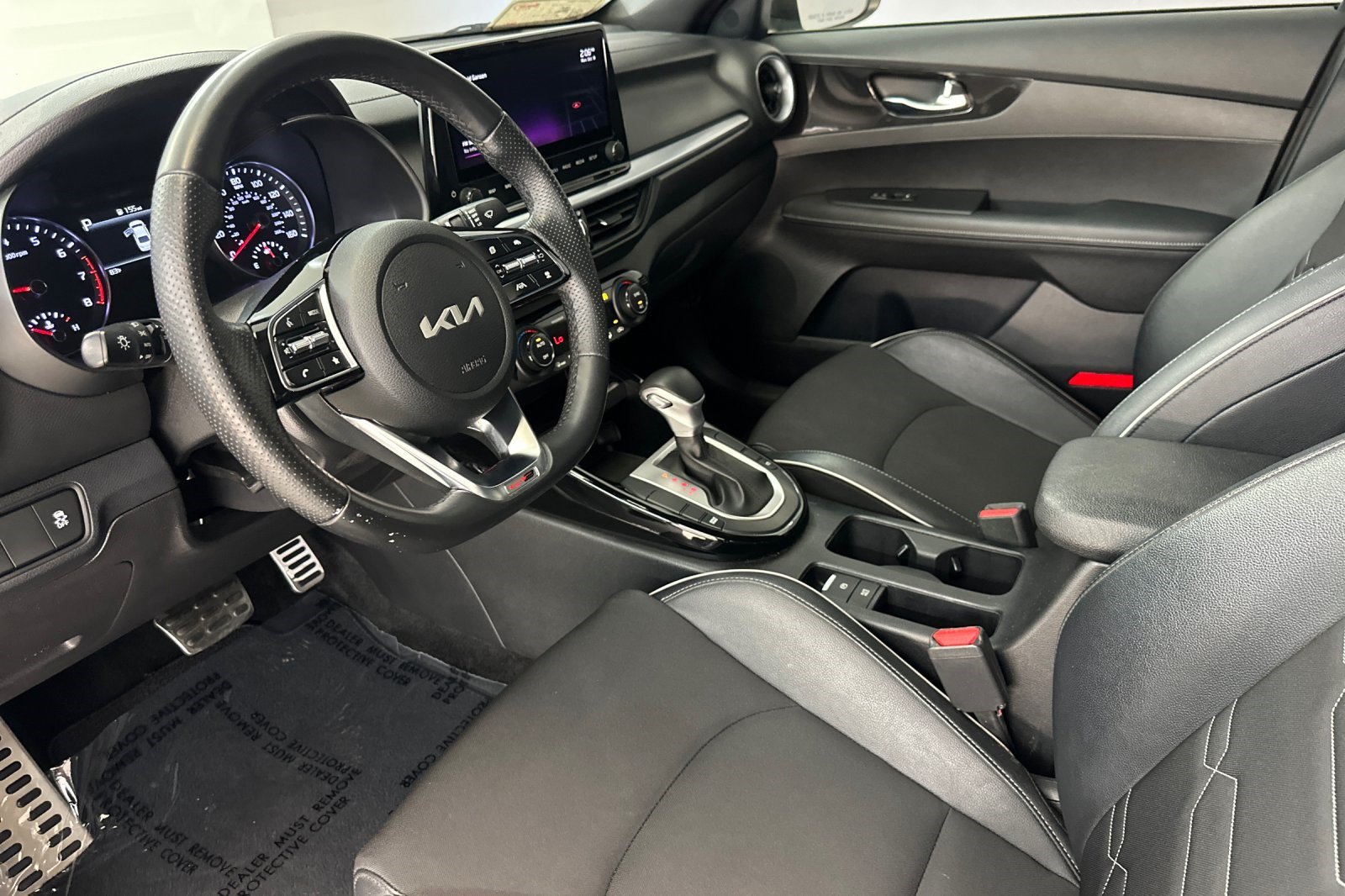 Used 2022 Kia Forte GT-Line w/ GT-Line Technology Package FWD image 4