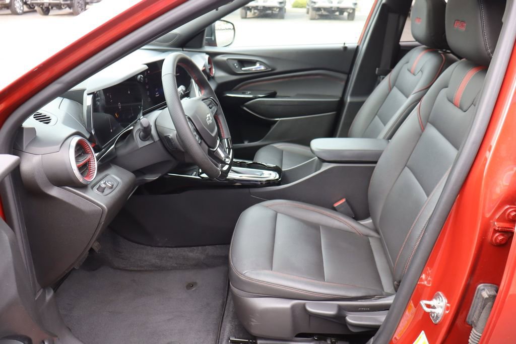 Used 2024 Chevrolet Trax RS w/ Sunroof Package image 4