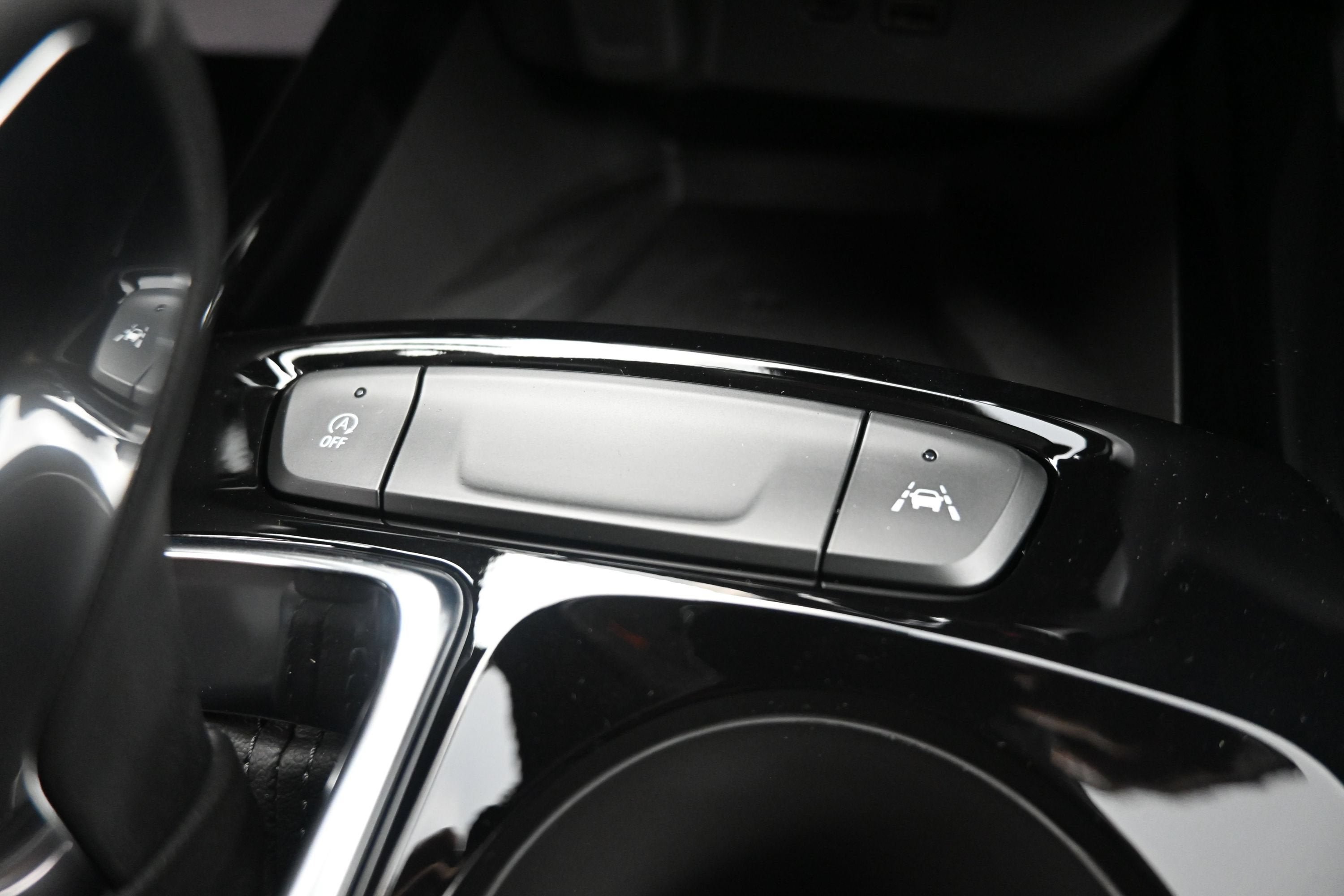New 2026 Chevrolet Trax LT w/ Sunroof Package FWD image 23