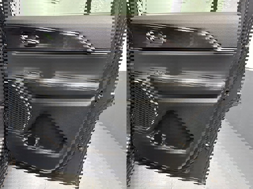 Used 2022 Jeep Grand Cherokee L Laredo w/ Luxury Tech Group I image 28