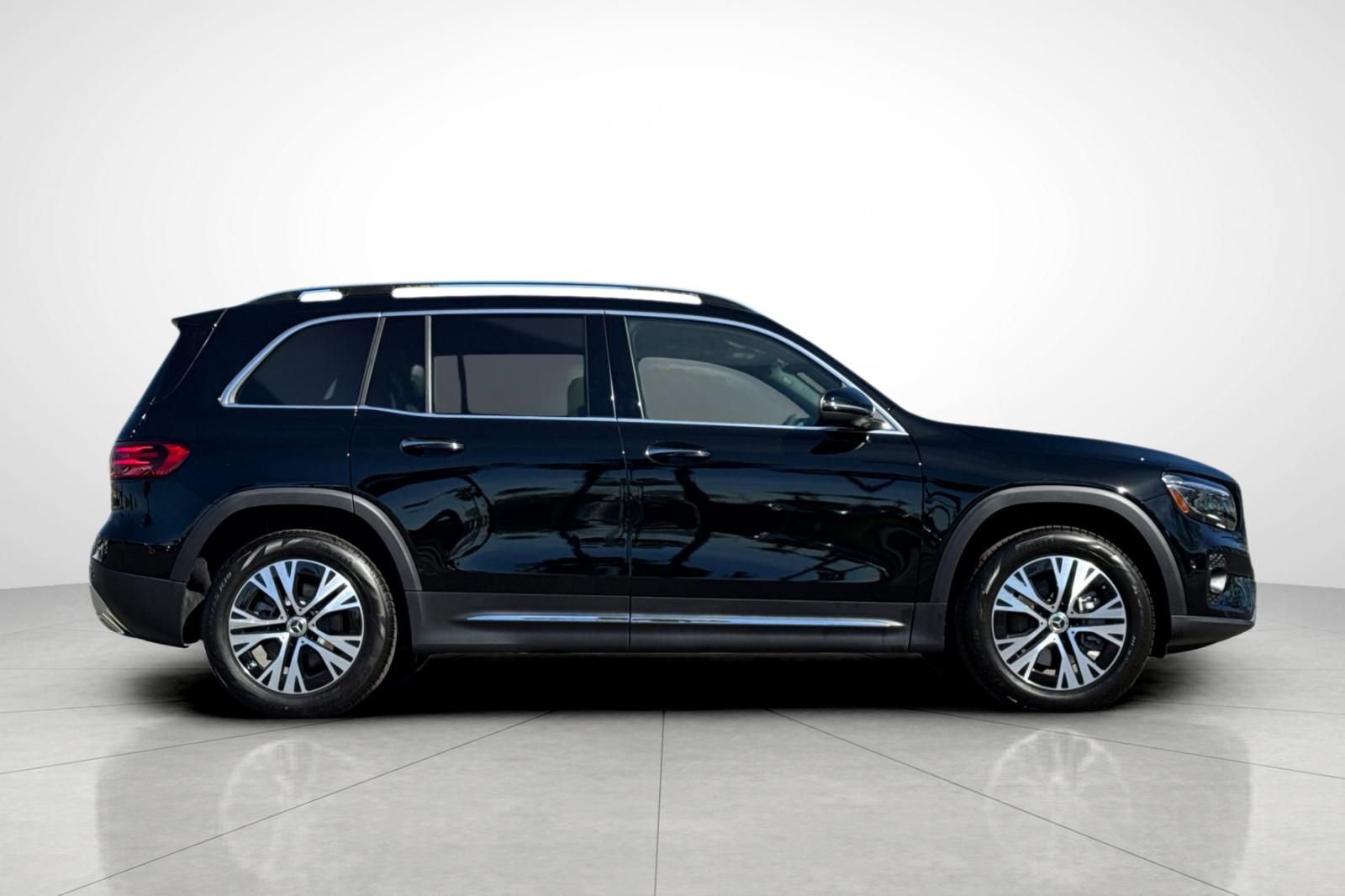 New 2026 Mercedes-Benz GLB 250 image 32