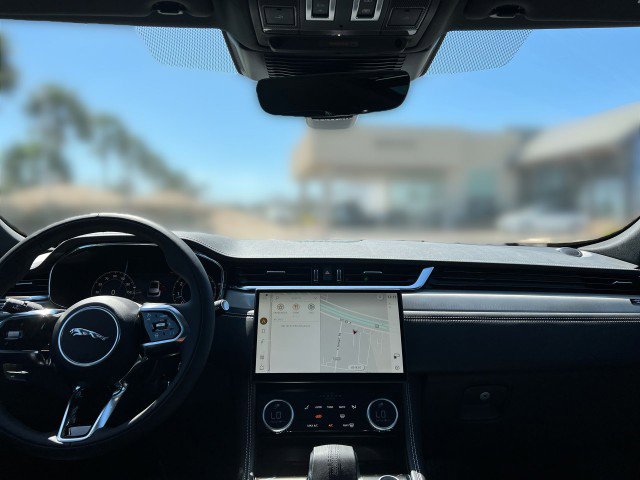 New 2025 Jaguar F-PACE R-Dynamic S image 24