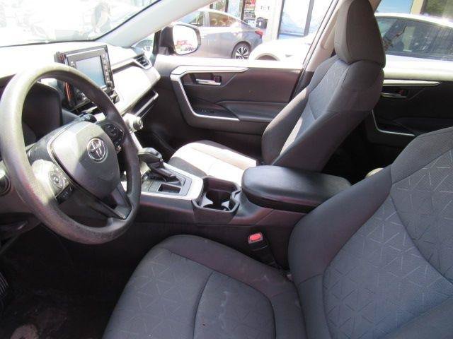 Used 2021 Toyota RAV4 XLE FWD image 15