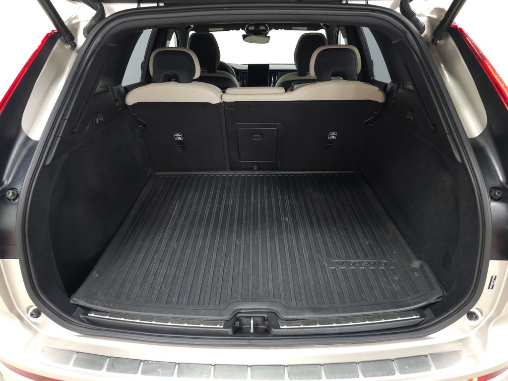 Used 2026 Volvo XC60 B5 Plus AWD/4WD image 7