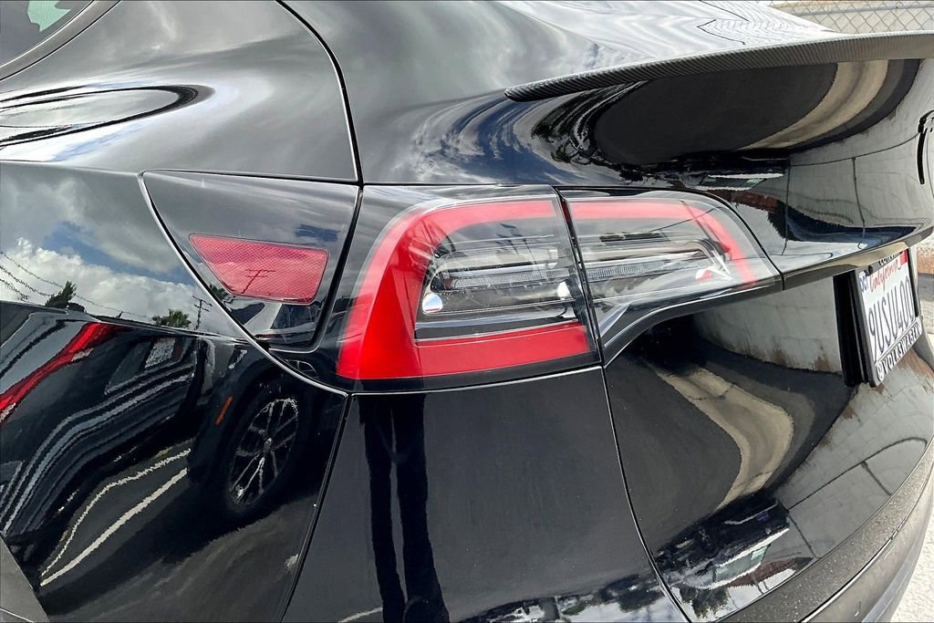 Used 2022 Tesla Model Y Long Range AWD/4WD image 20
