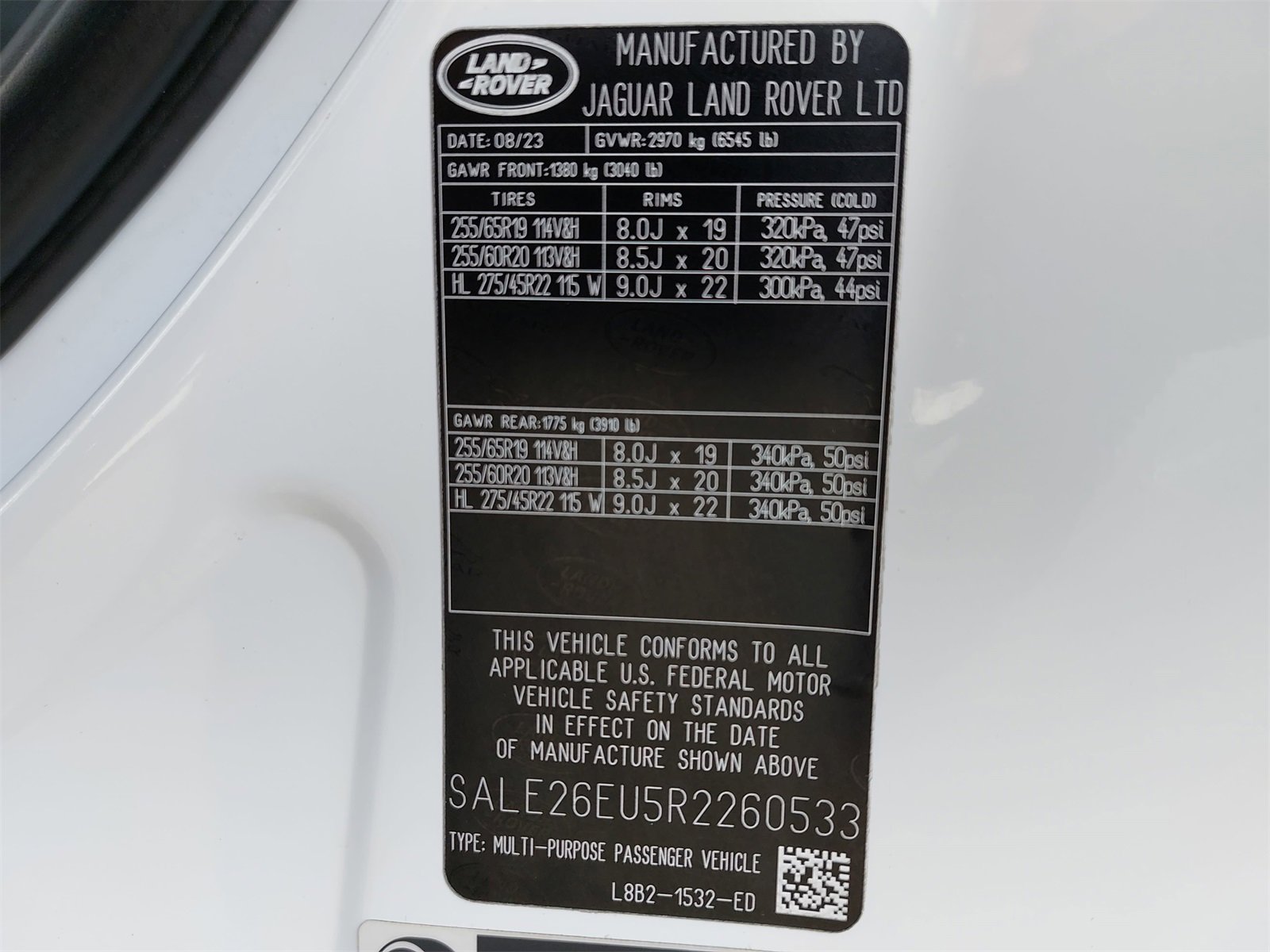 Used 2024 Land Rover Defender 90 X-Dynamic SE image 37