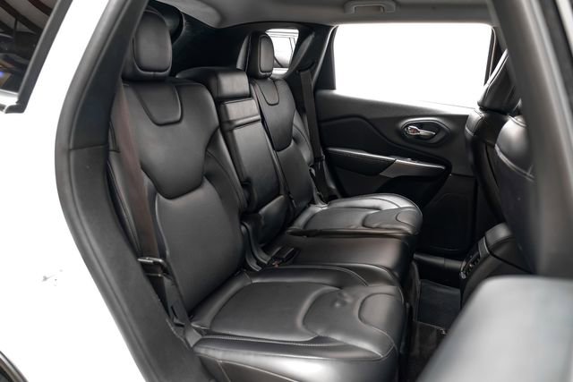 Used 2019 Jeep Cherokee Limited w/ Luxury Group AWD/4WD image 37