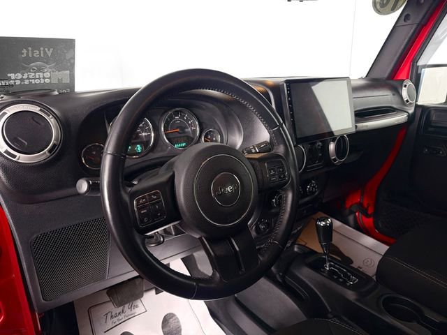 Used 2018 Jeep Wrangler Unlimited Sahara w/ Connectivity Group AWD/4WD image 9