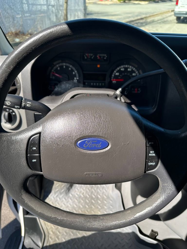 Used 2012 Ford E-350 and Econoline 350 XLT RWD image 13