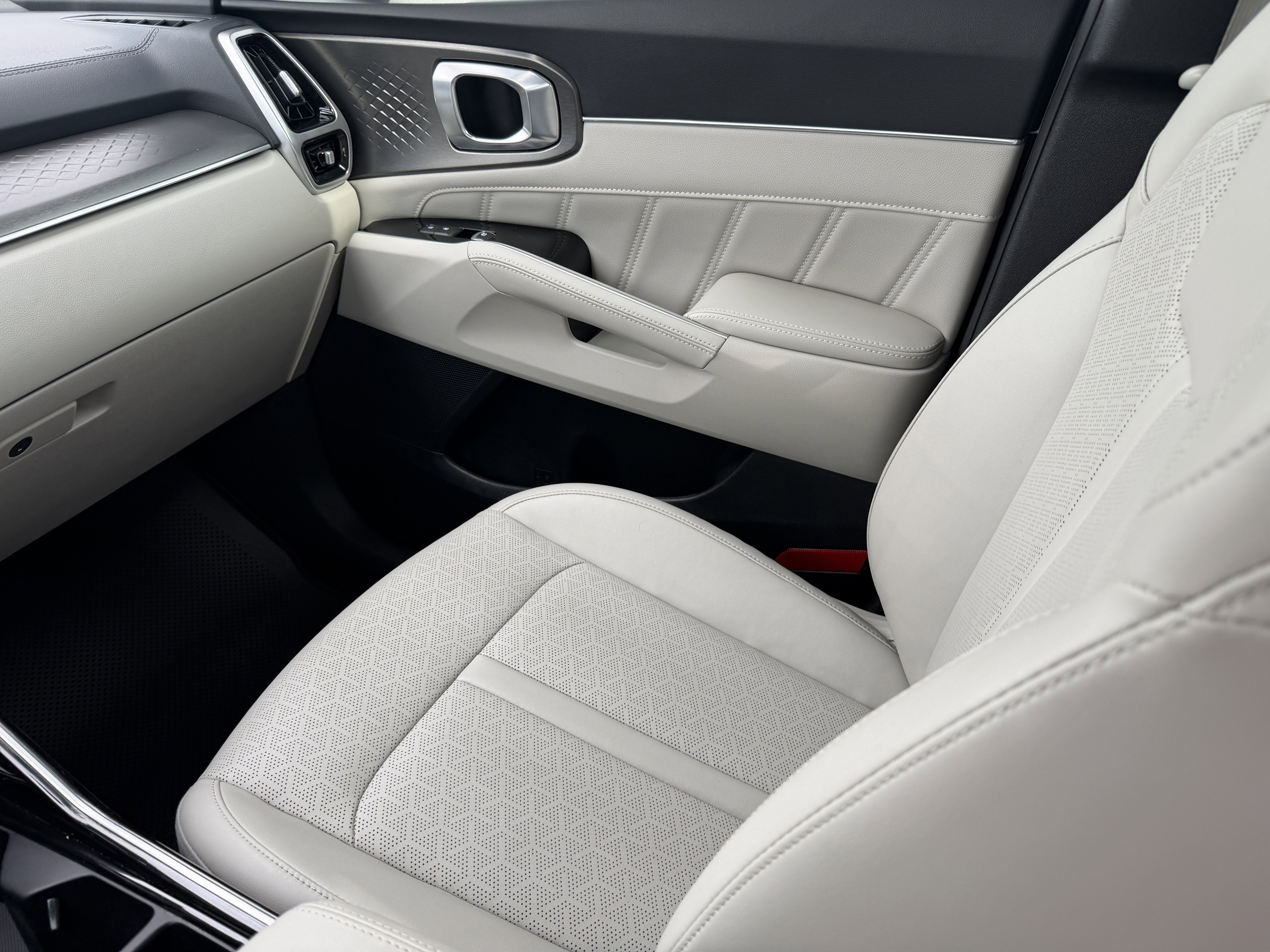 Certified 2023 Kia Sorento SX image 15