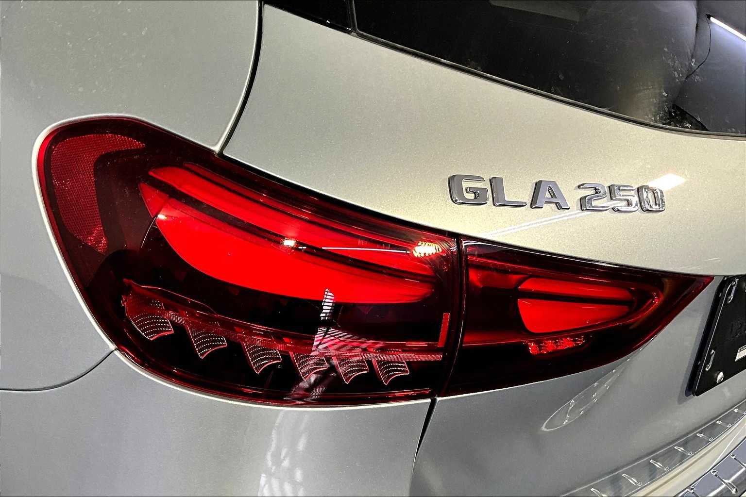 New 2026 Mercedes-Benz GLA 250 4MATIC image 5