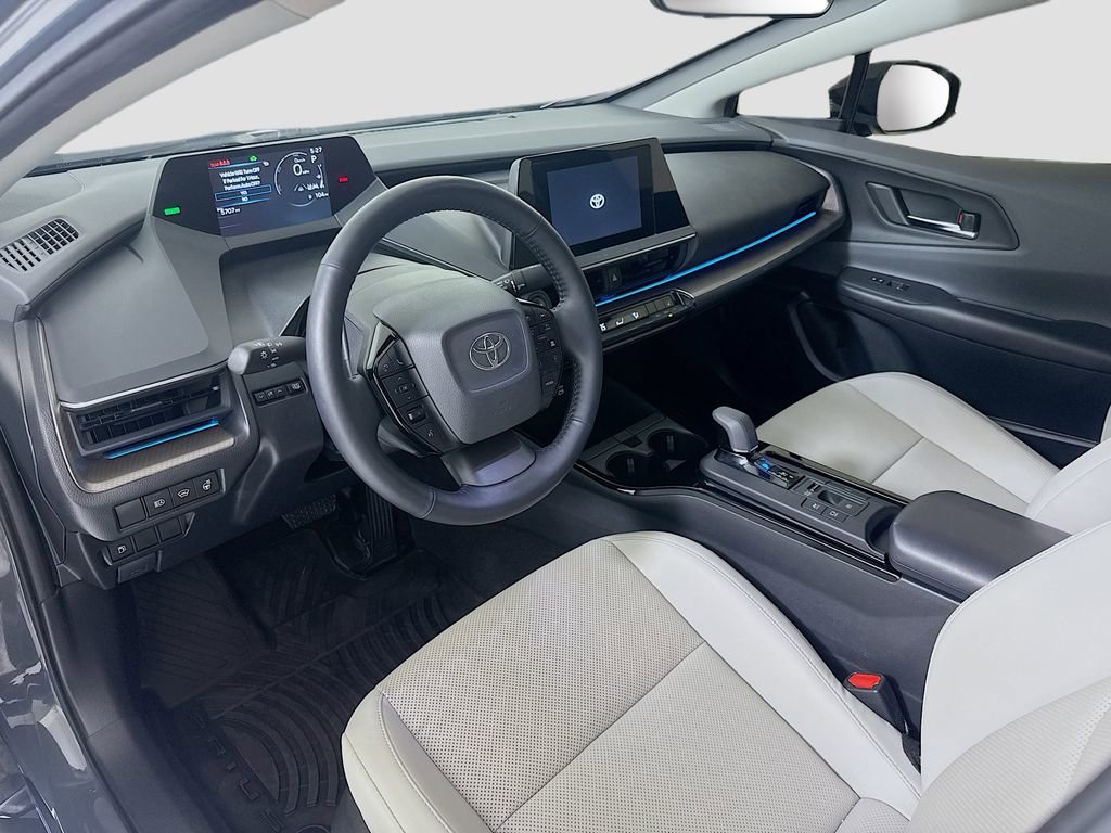 Used 2023 Toyota Prius XLE image 10
