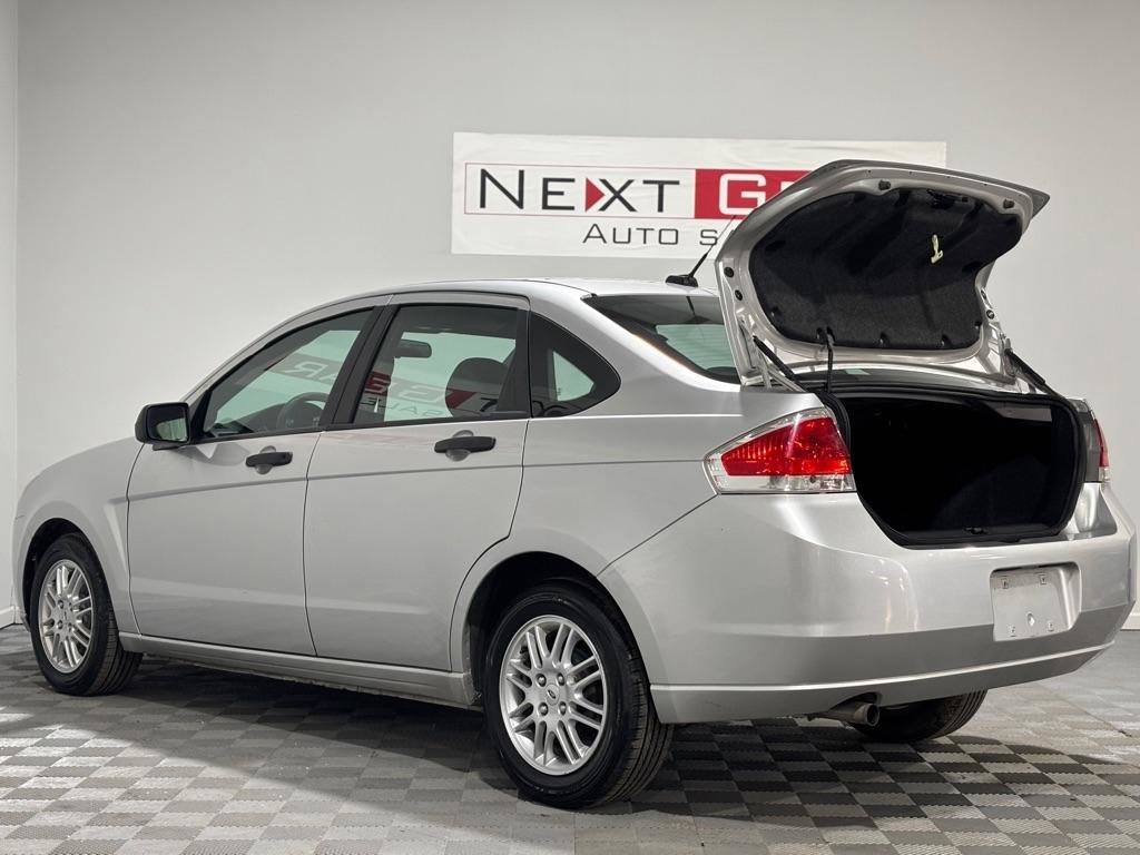 Used 2010 Ford Focus SE image 25