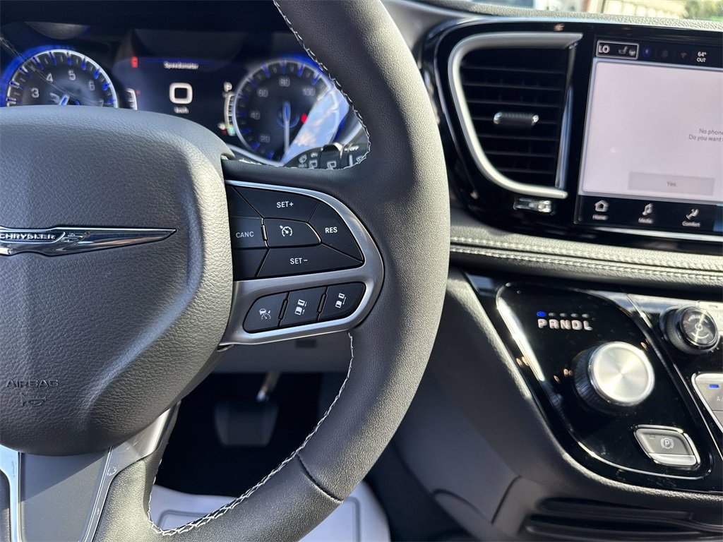 New 2026 Chrysler Pacifica Select image 15