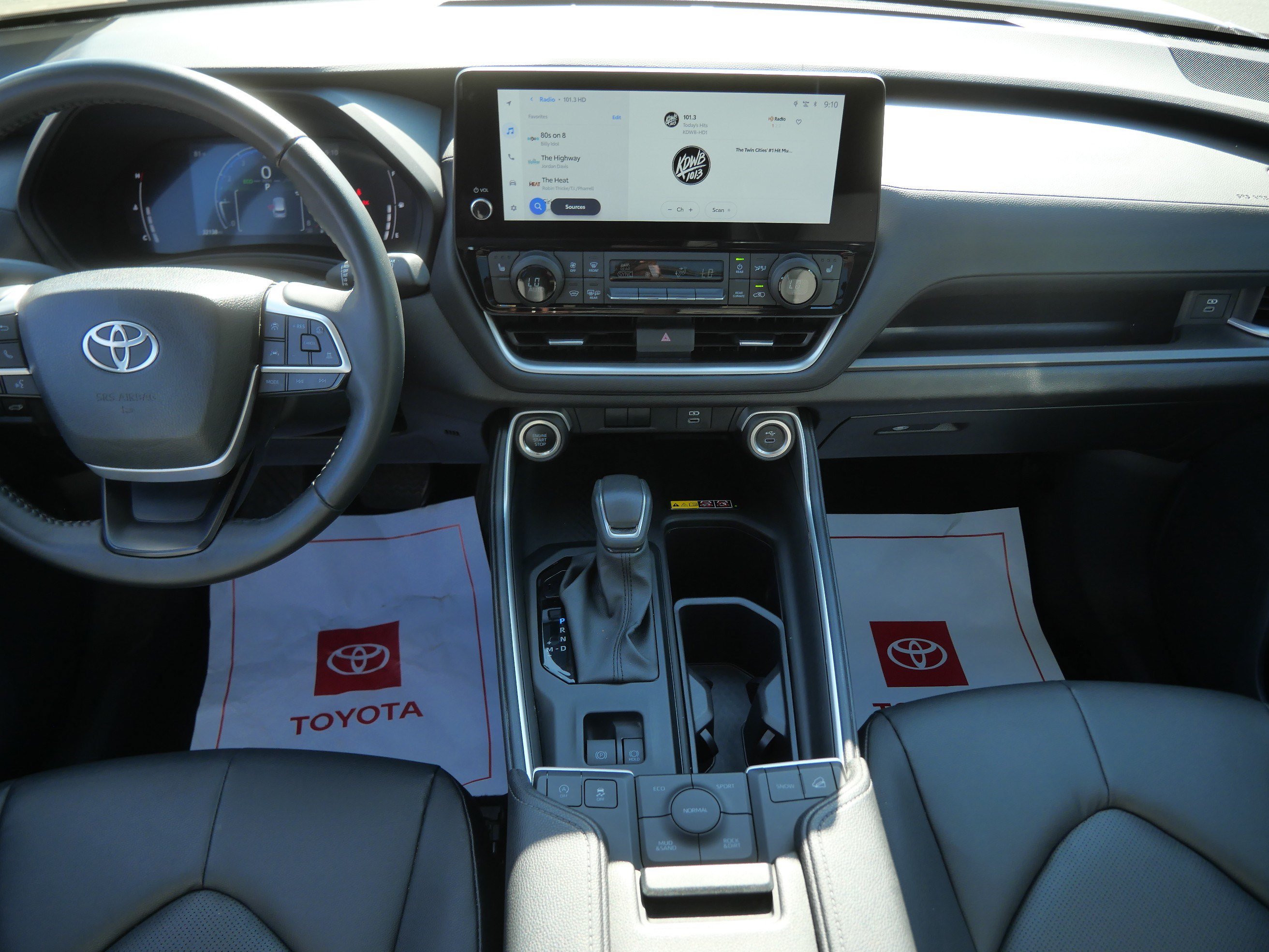 Certified 2025 Toyota Grand Highlander AWD image 11