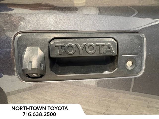 Used 2016 Toyota Tundra SR5 w/ SR5 Upgrade Package image 41