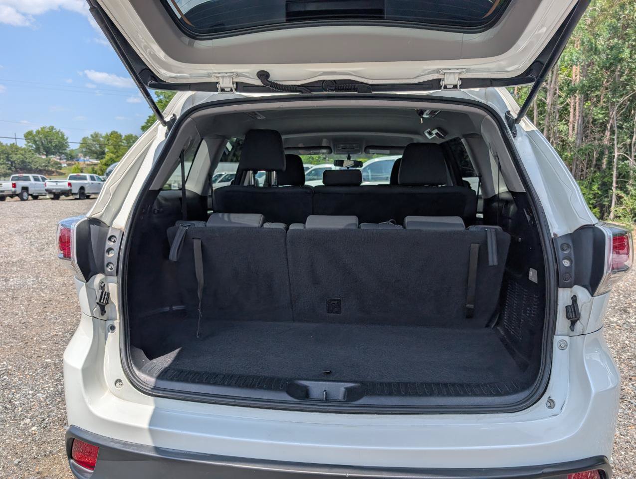 Used 2014 Toyota Highlander LE FWD image 26