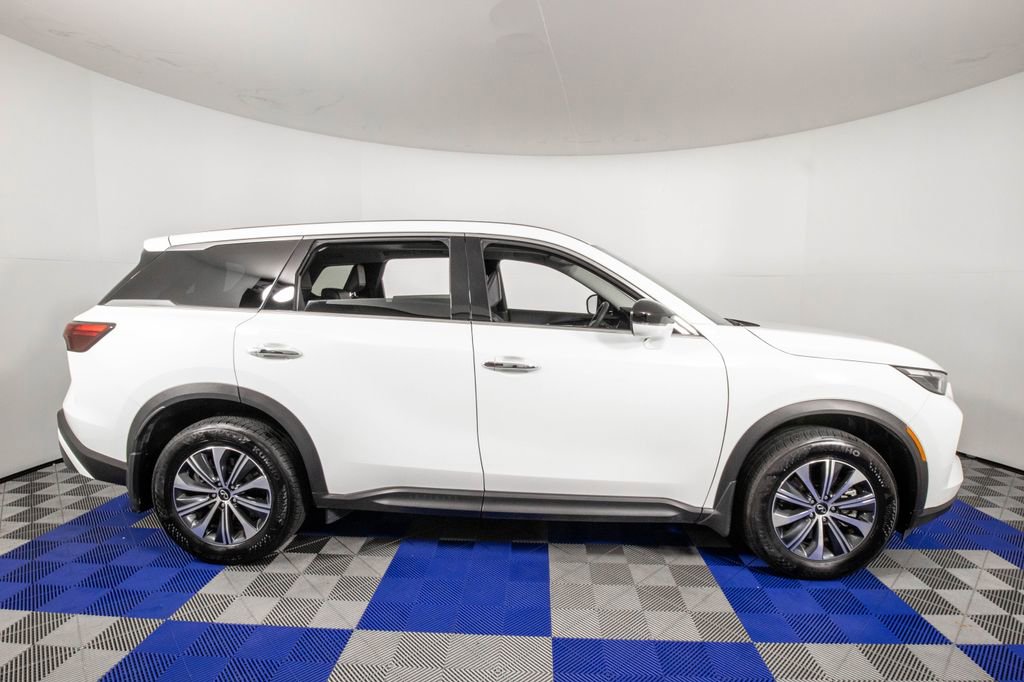 Used 2025 INFINITI QX60 Pure image 4