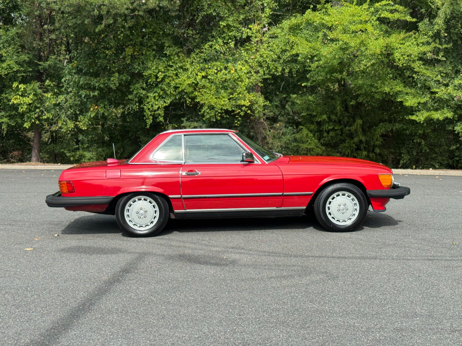 Used 1987 Mercedes-Benz 560 SL image 14