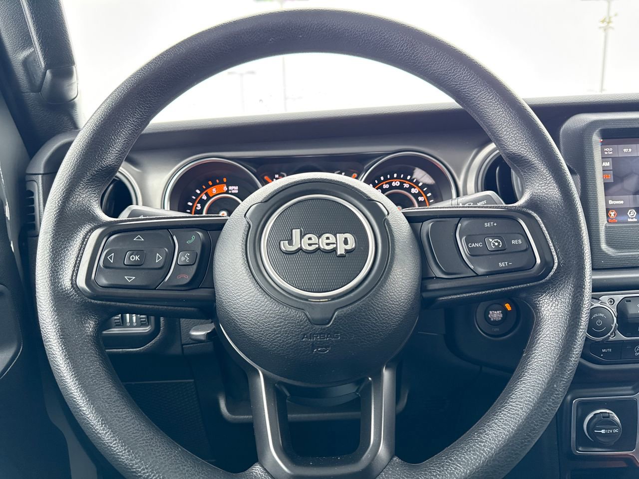 Used 2022 Jeep Gladiator Sport image 18