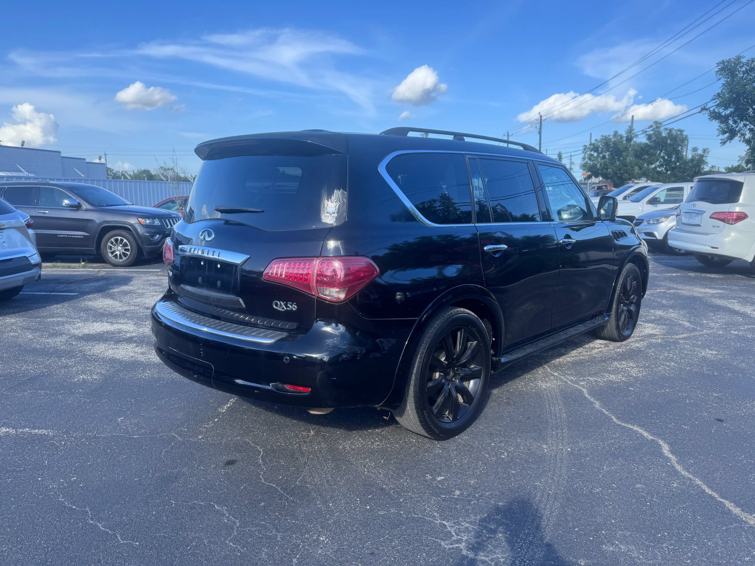 Used 2011 INFINITI QX56 2WD w/ Deluxe Touring Pkg image 5