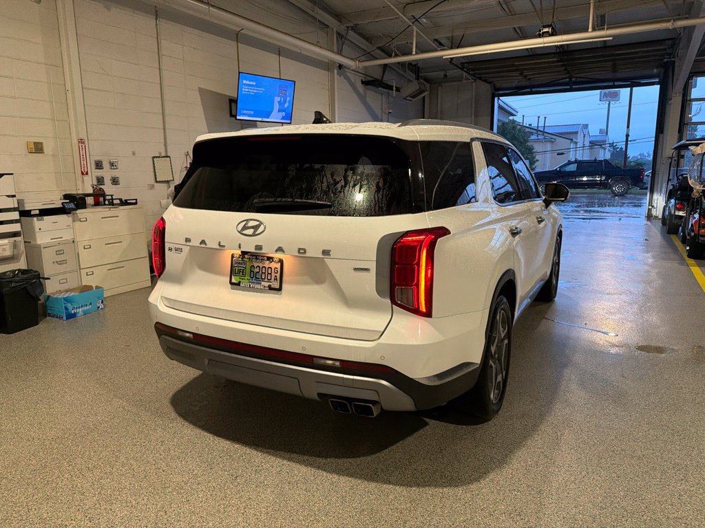 Used 2024 Hyundai Palisade Limited AWD/4WD image 3