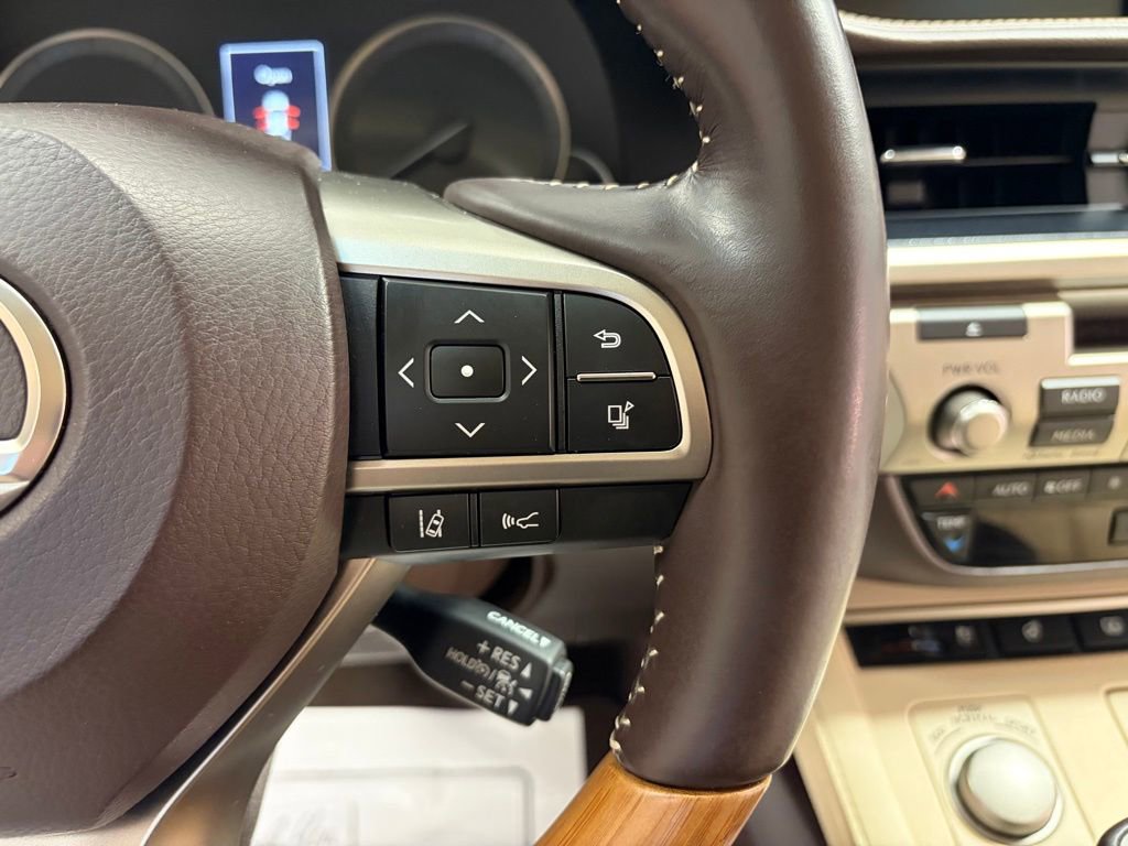 Used 2017 Lexus ES 300h w/ Luxury Package image 14