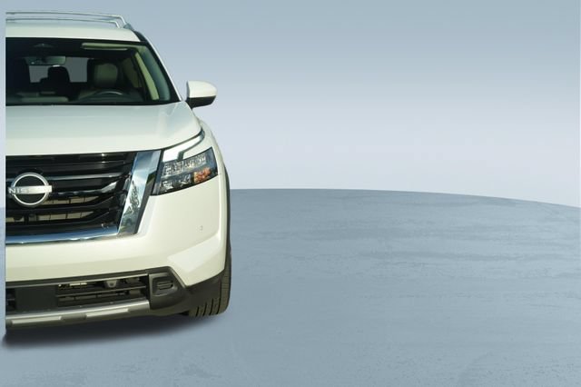 Used 2025 Nissan Pathfinder SL AWD/4WD image 42