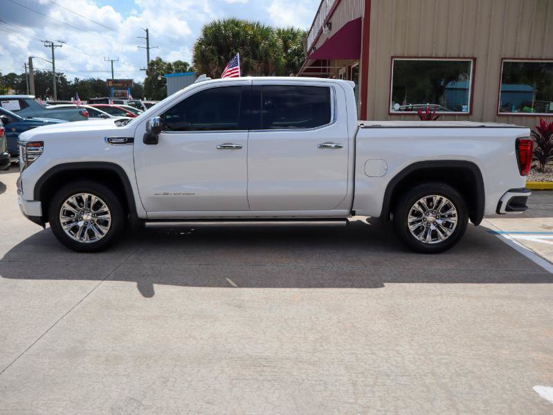 Used 2023 GMC Sierra 1500 Denali w/ Technology Package AWD/4WD image 2