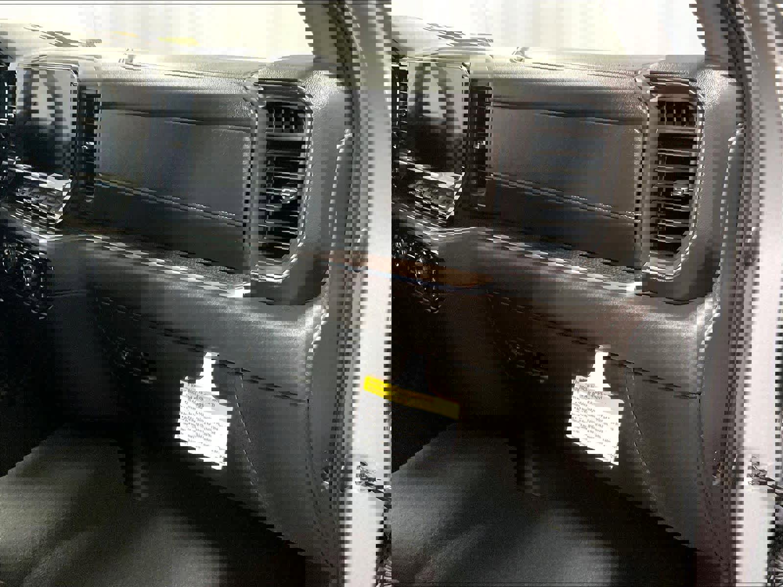 Used 2023 Chevrolet Silverado 1500 LT image 13