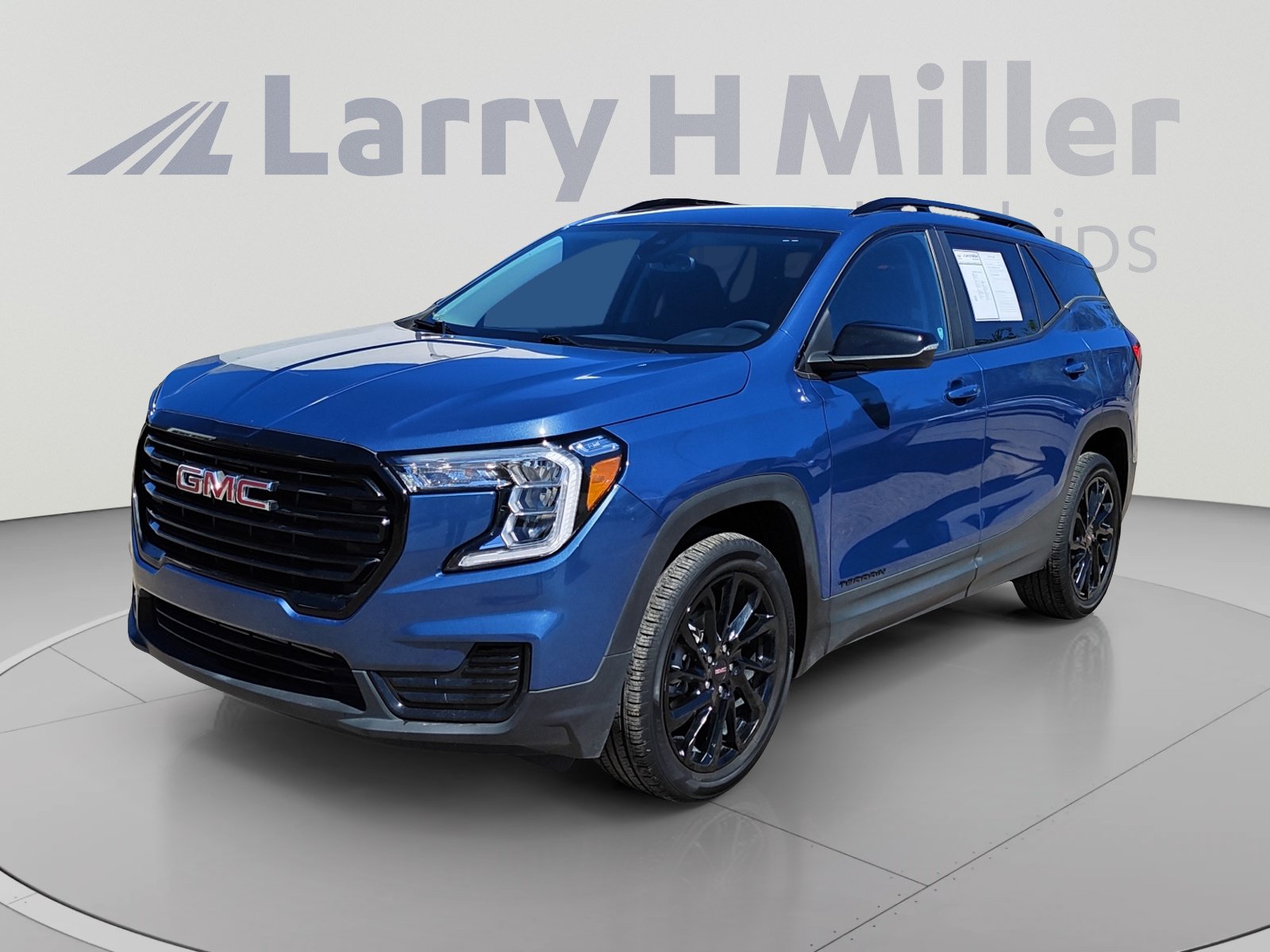 Used 2024 GMC Terrain SLE w/ Driver Convenience Package