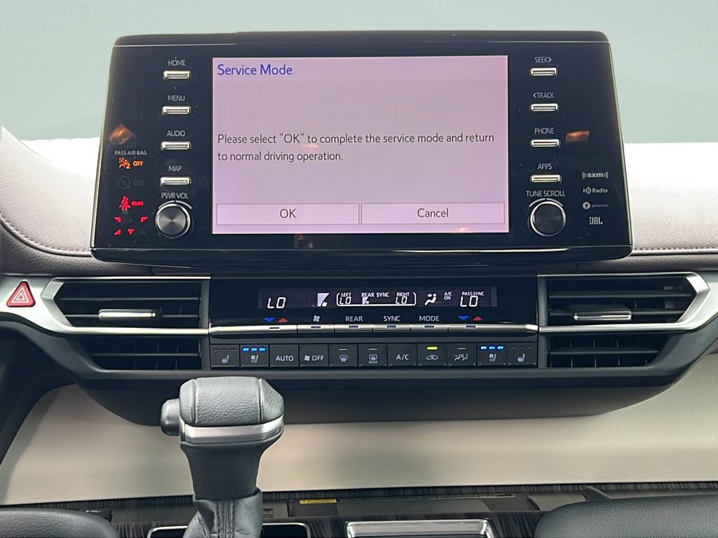 Used 2021 Toyota Sienna Platinum AWD/4WD image 14