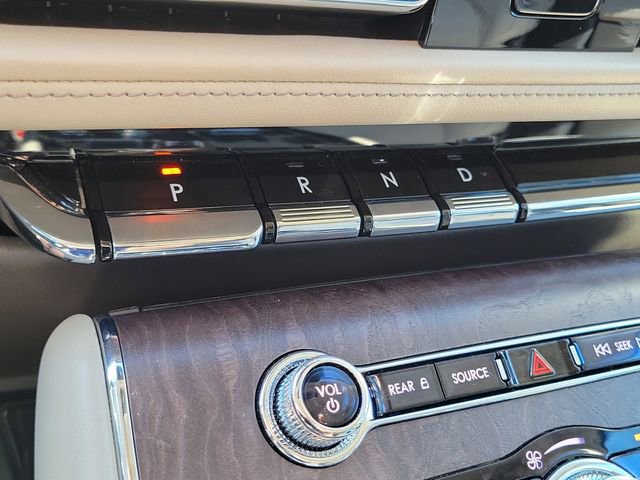 Used 2023 Lincoln Aviator Reserve w/ Equipment Group 201A image 12