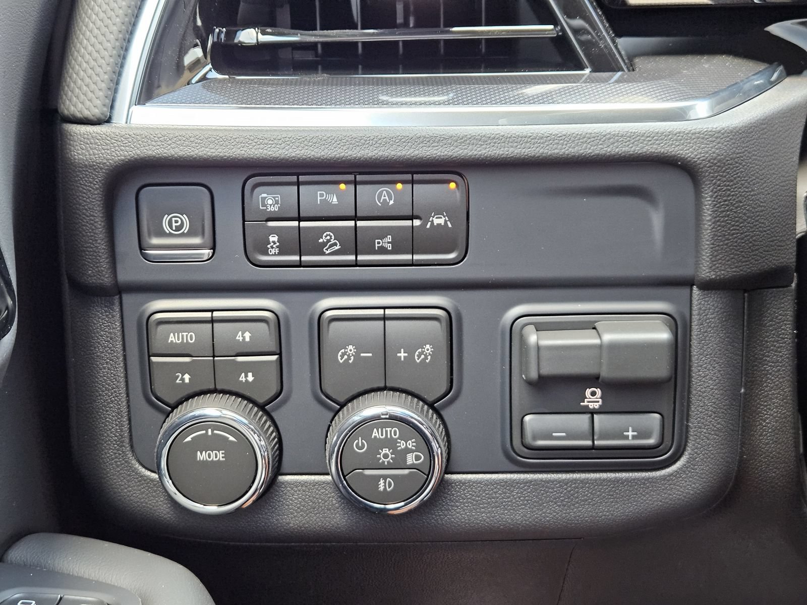New 2026 Chevrolet Suburban RST AWD/4WD image 23