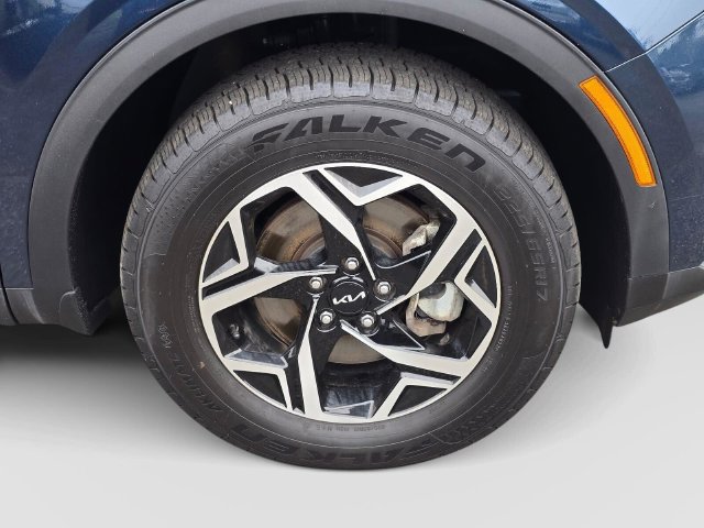 Used 2024 Kia Sportage LX AWD/4WD image 9