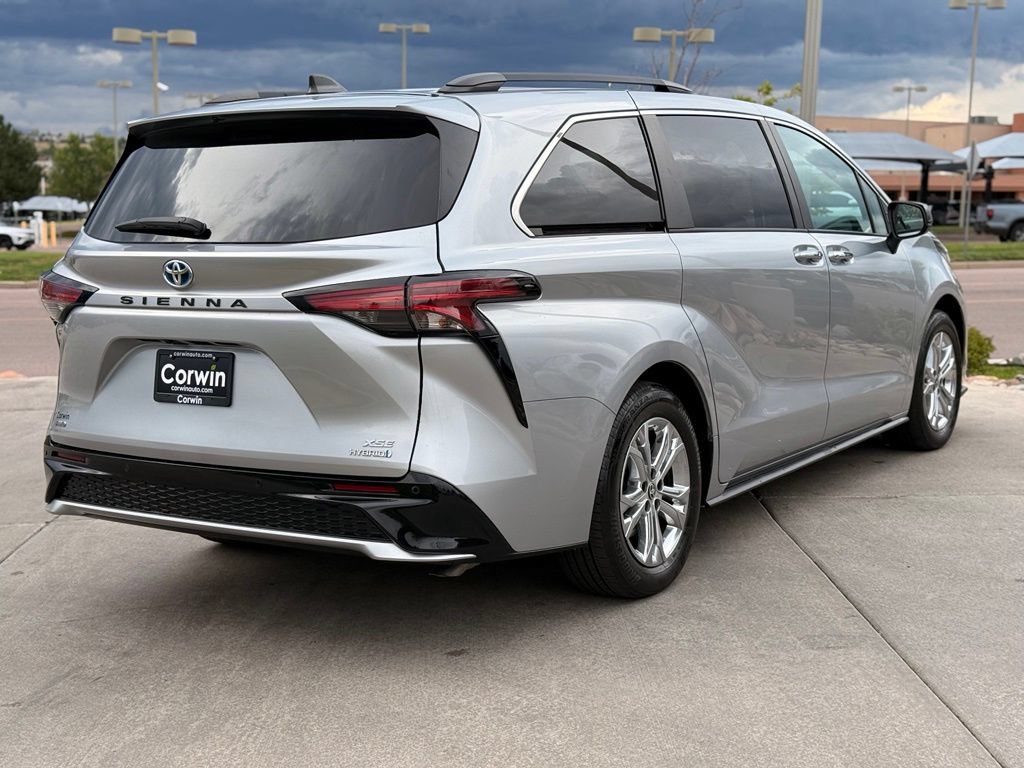 Used 2023 Toyota Sienna XSE w/ XSE Plus Package AWD/4WD image 8