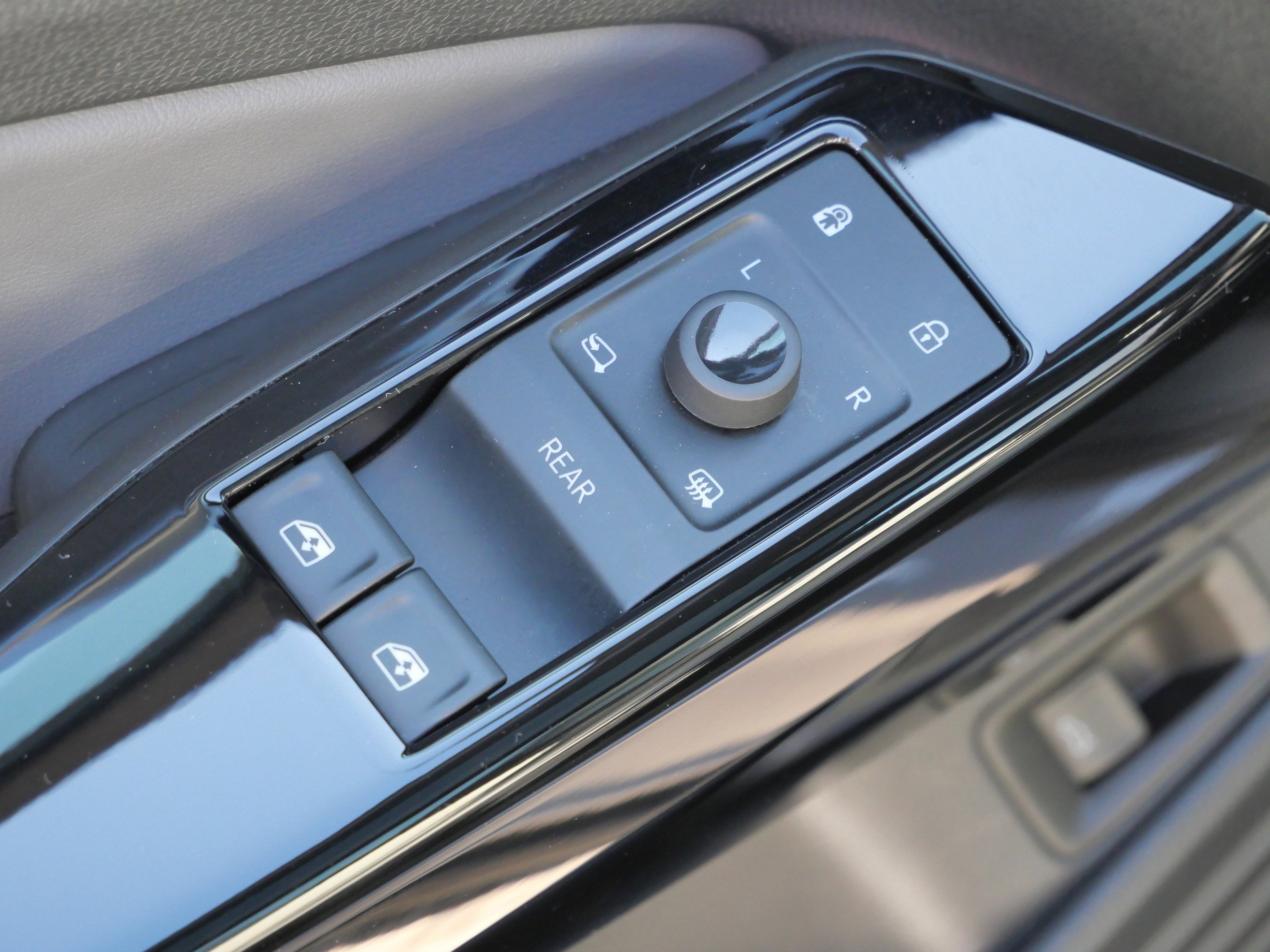 Certified 2022 Volkswagen ID.4 Pro S image 19