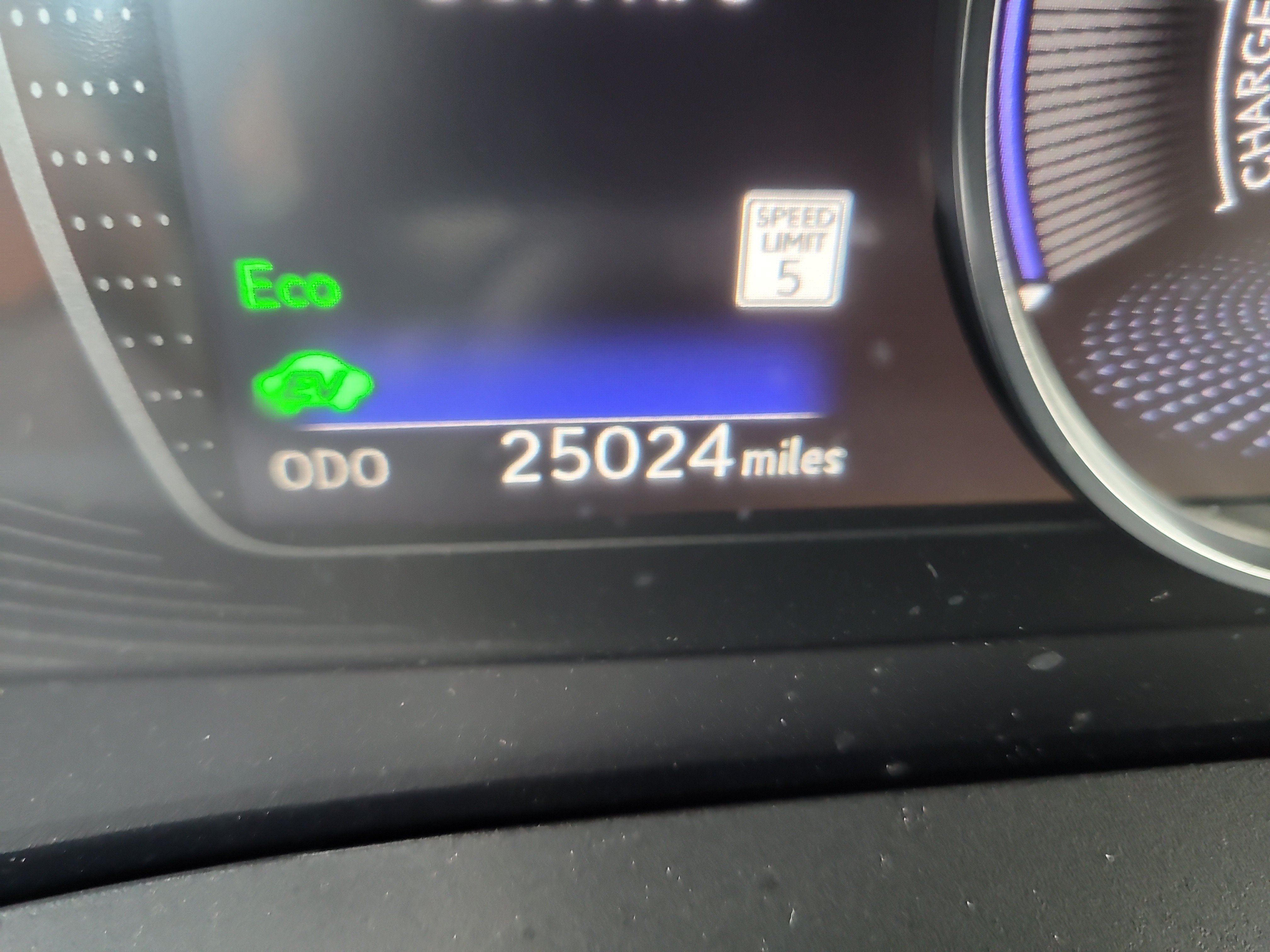 Used 2025 Lexus ES 300h w/ Premium Package FWD image 32