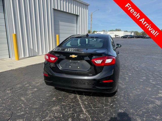 Used 2017 Chevrolet Cruze LT w/ Convenience Package FWD image 8