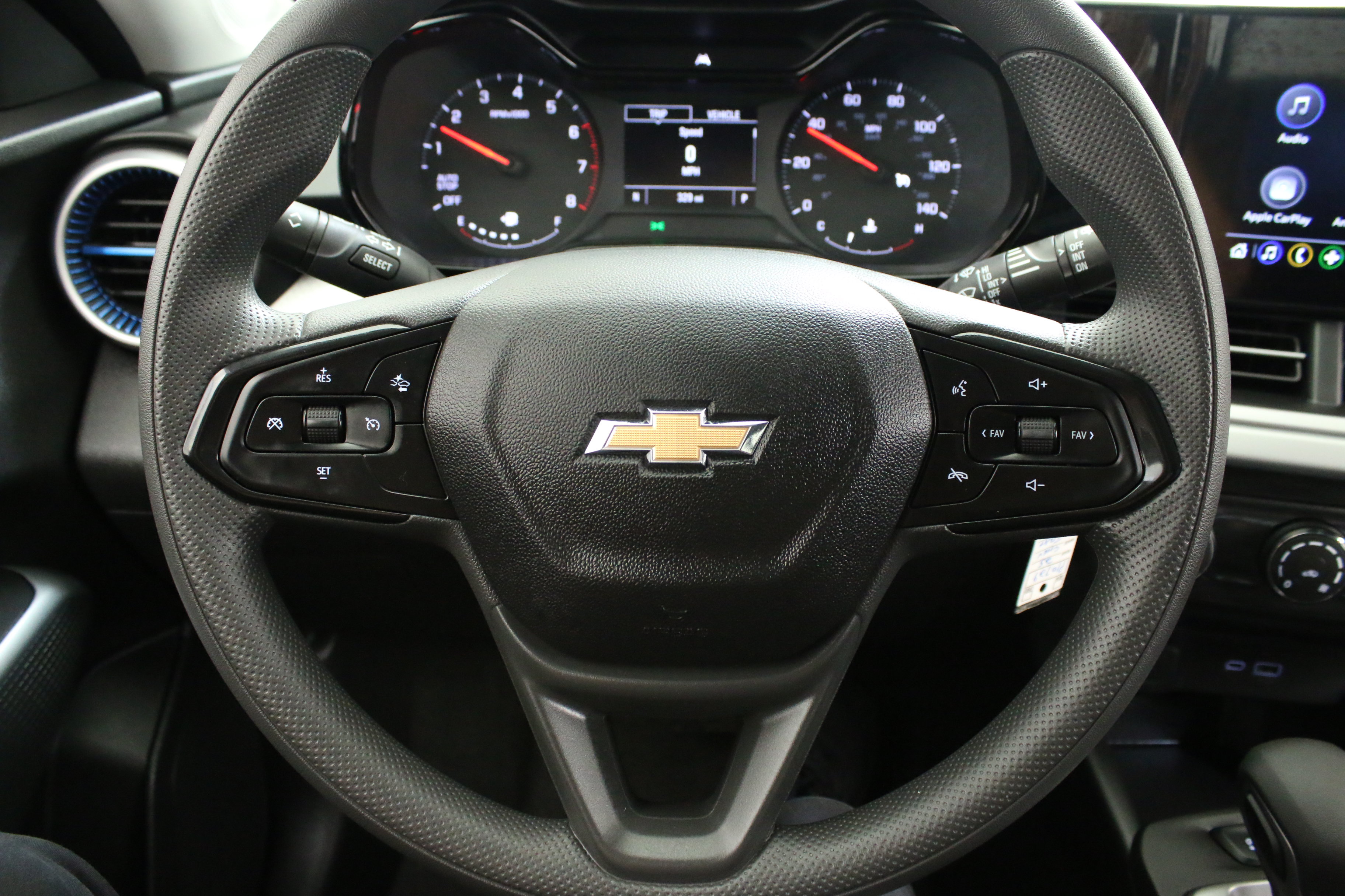 Certified 2025 Chevrolet Trax LS FWD image 13