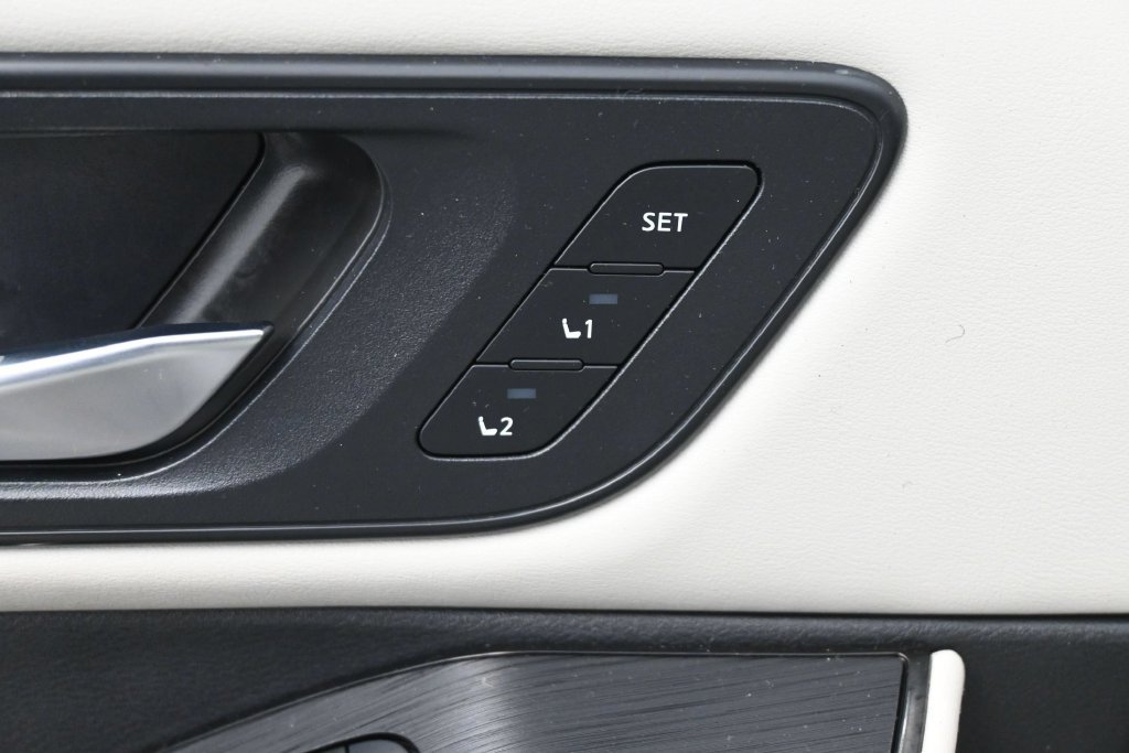 Used 2023 Nissan Rogue SL w/ SL Premium Package FWD image 5