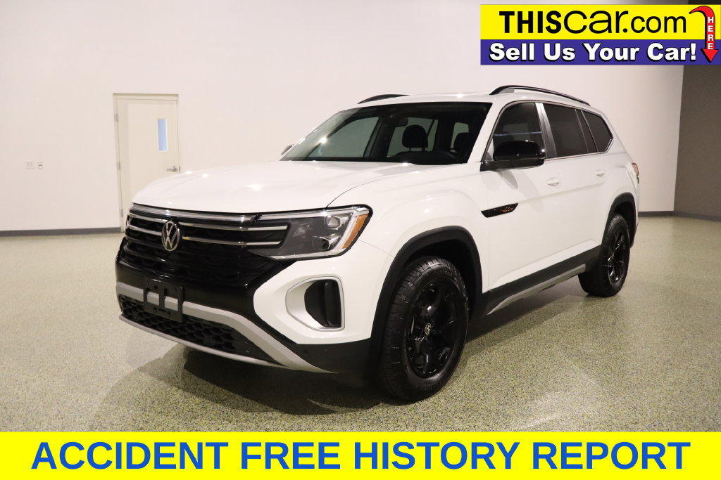 Used 2025 Volkswagen Atlas Peak Edition SE AWD/4WD image 4