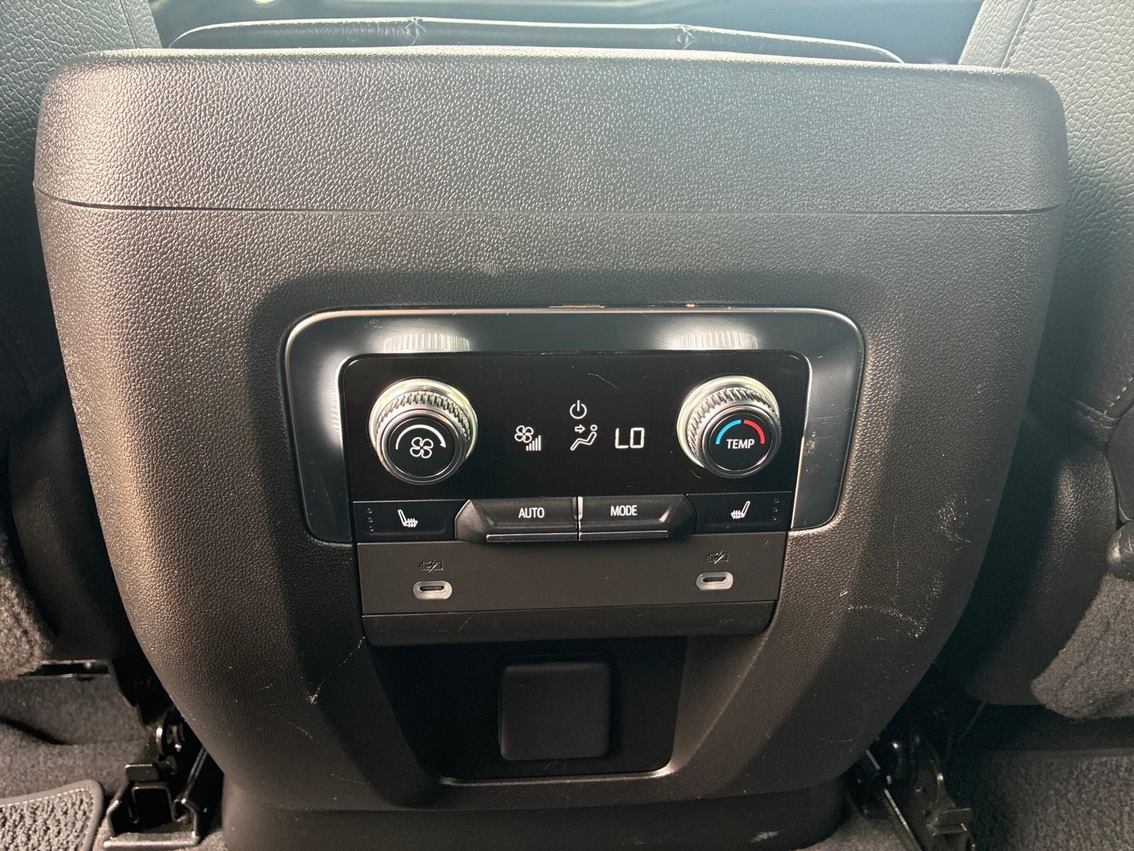Used 2022 GMC Yukon XL Denali AWD/4WD image 20