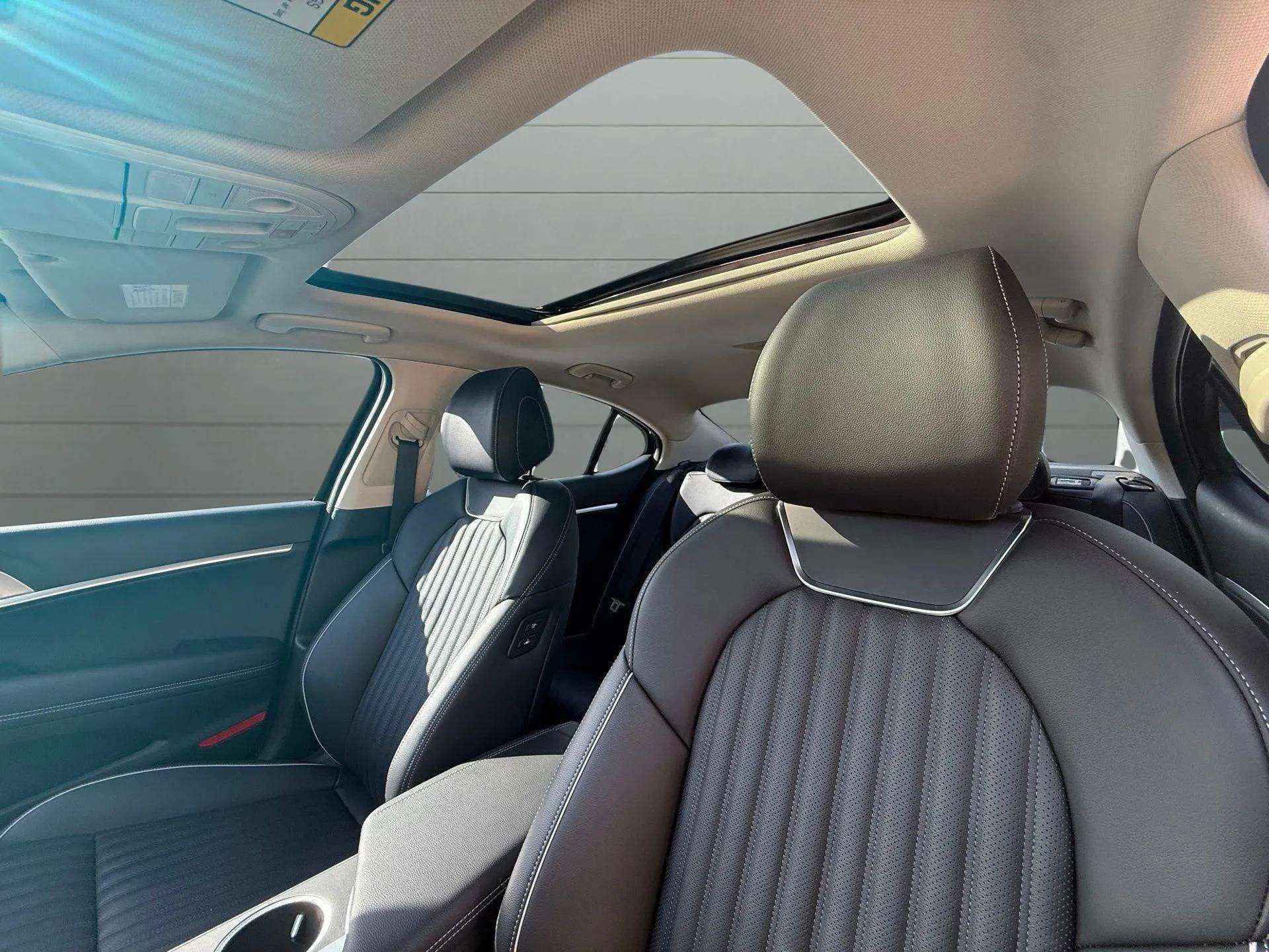 Used 2026 Genesis G70 2.5T Prestige image 22